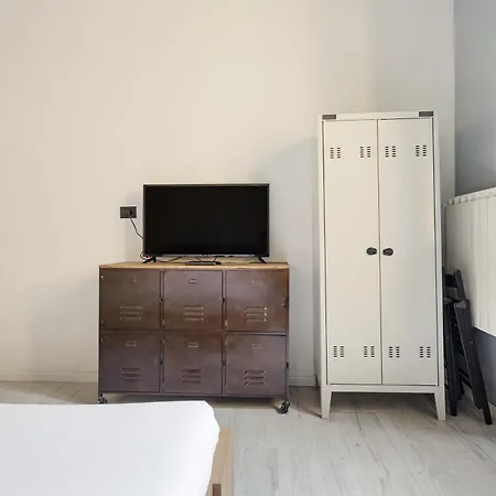Daire Cosy Milano-porta Ticinese *